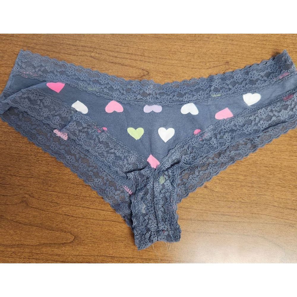 Pink NWOT MEDIUM Grey with heart panties